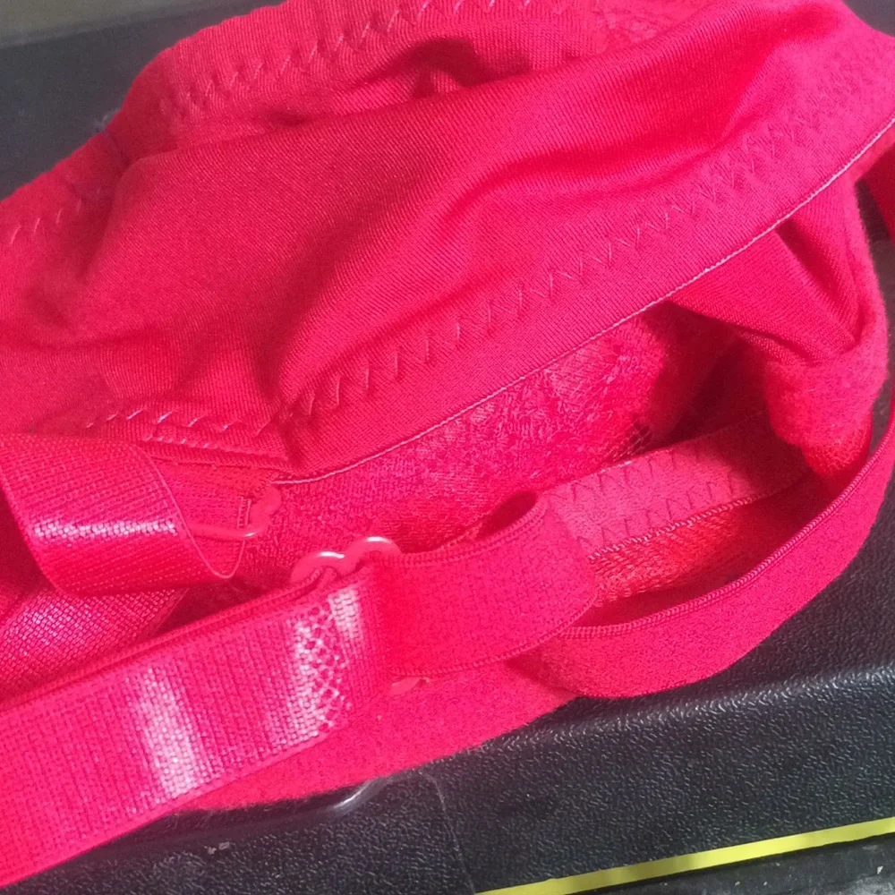 FINAL MARKDOWN Spicy red lace Delta Burke bra (42D)